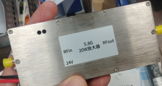 2.4GHzドローン信号増幅器 20Wレンジ拡張器 高伝送増幅